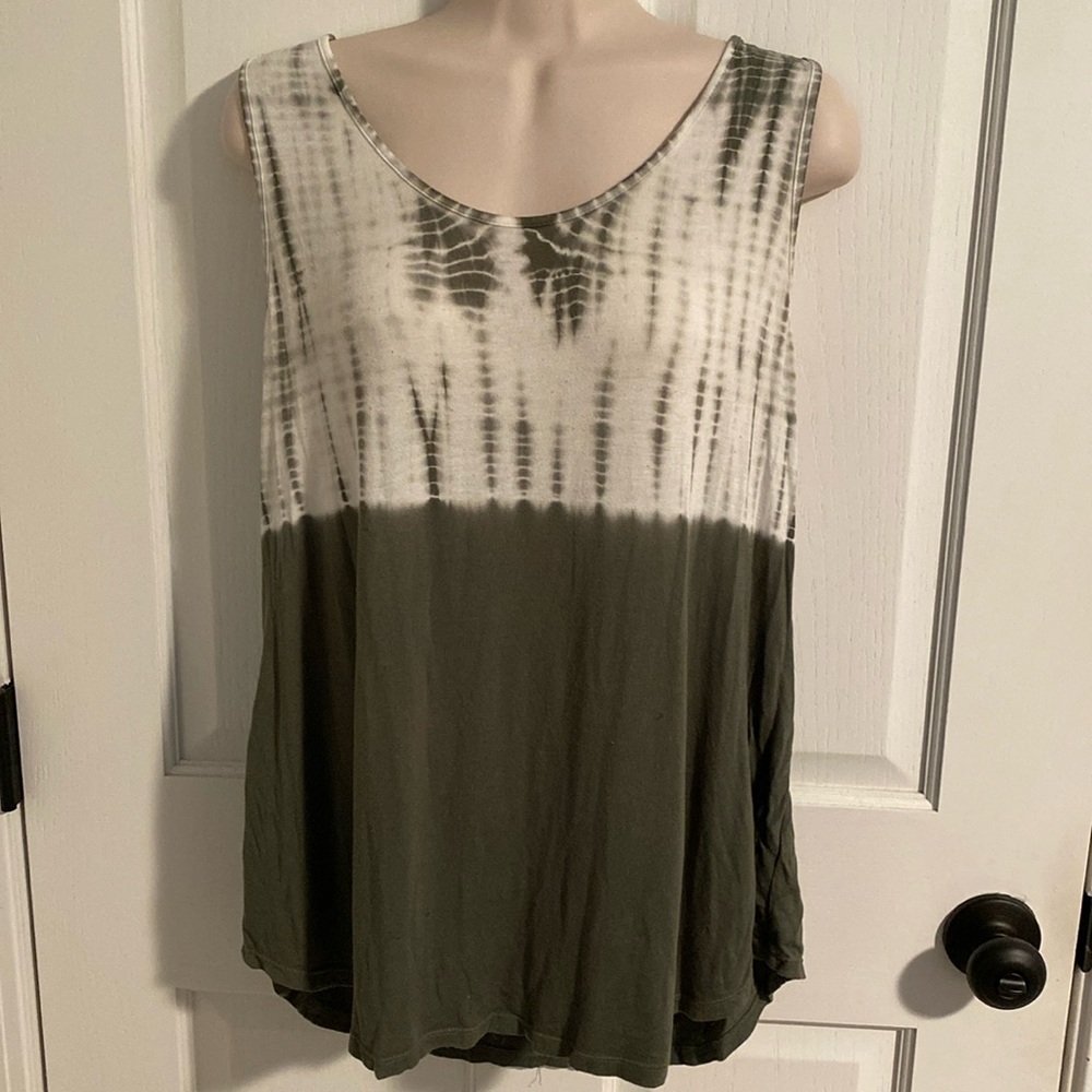 Woman’s tie dye tank top